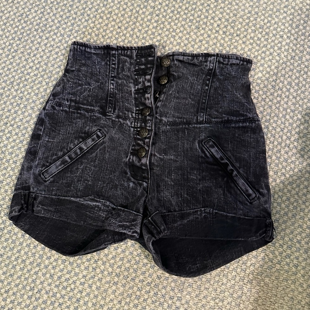 LF High-waisted Shorts